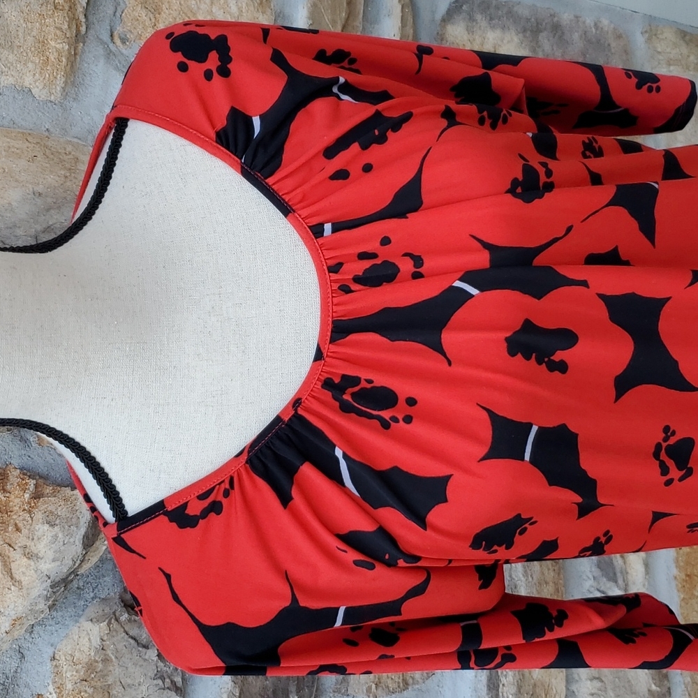 NEW YORK & COMPANY STRETCH BLOUSE SHIRT 3/4 sleeve S RED BLACK WOMEN'S - Picture 2 of 9